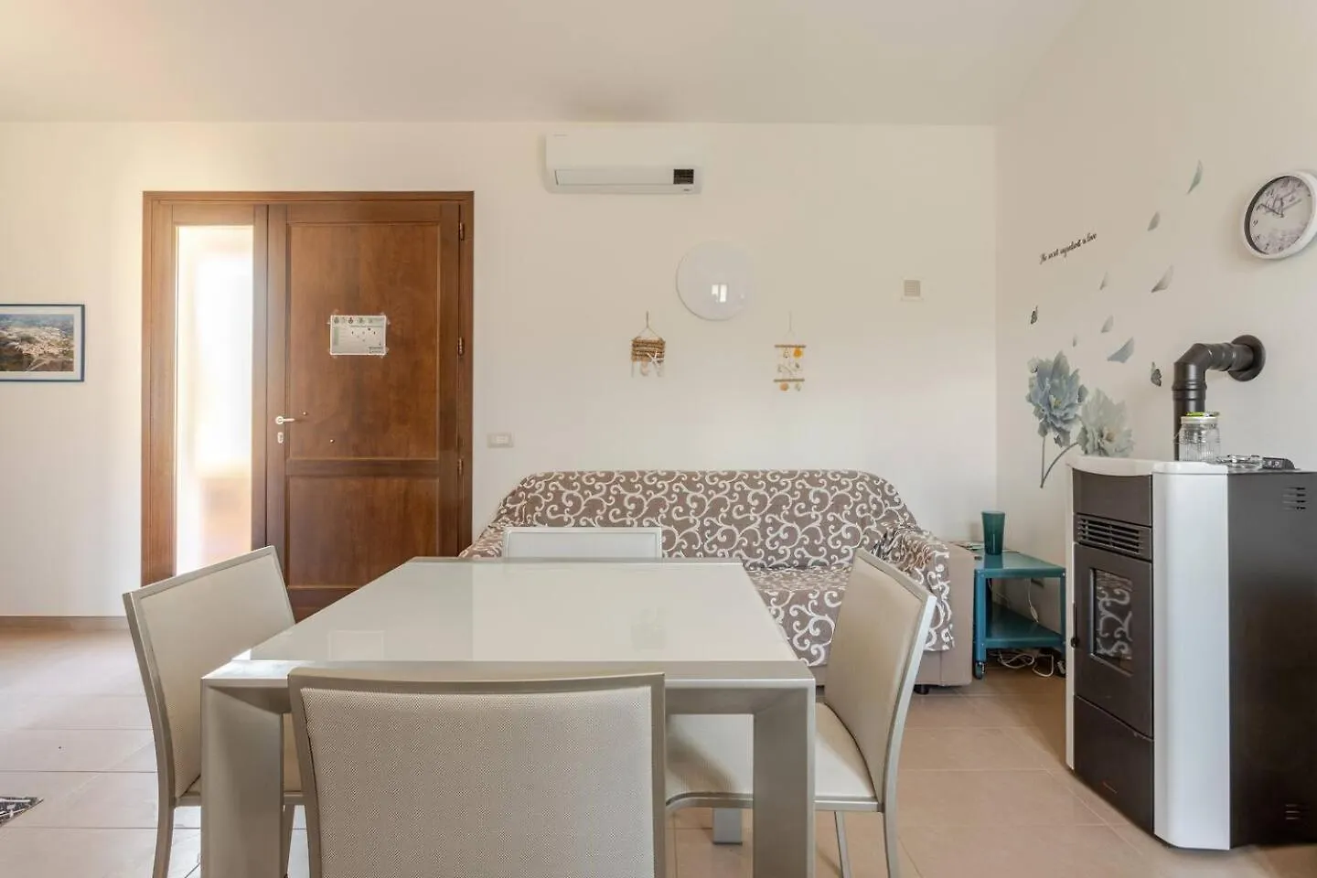 Anto Home Appartamento Viddalba アパート